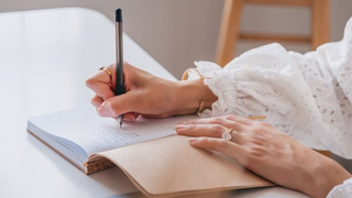 گزارش نویسی: عادت ساده ای که روزها رو متحول می‌کنه!